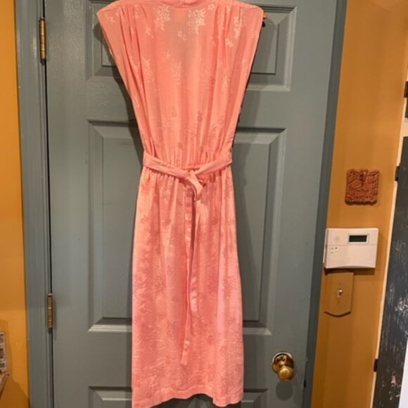 70s pink brocade dress with sash, size 9, good condition - Picture 3 of 4